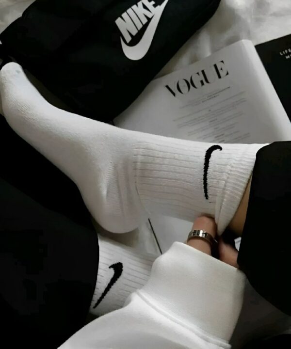 nike-socks-white