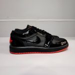 جردن مشکی زیره قرمز (کوتاه)