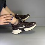 نایک v2k قهوهای